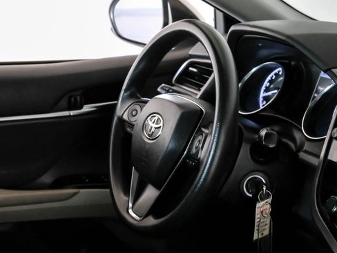 Used 2019 Toyota Camry LE FWD image 13