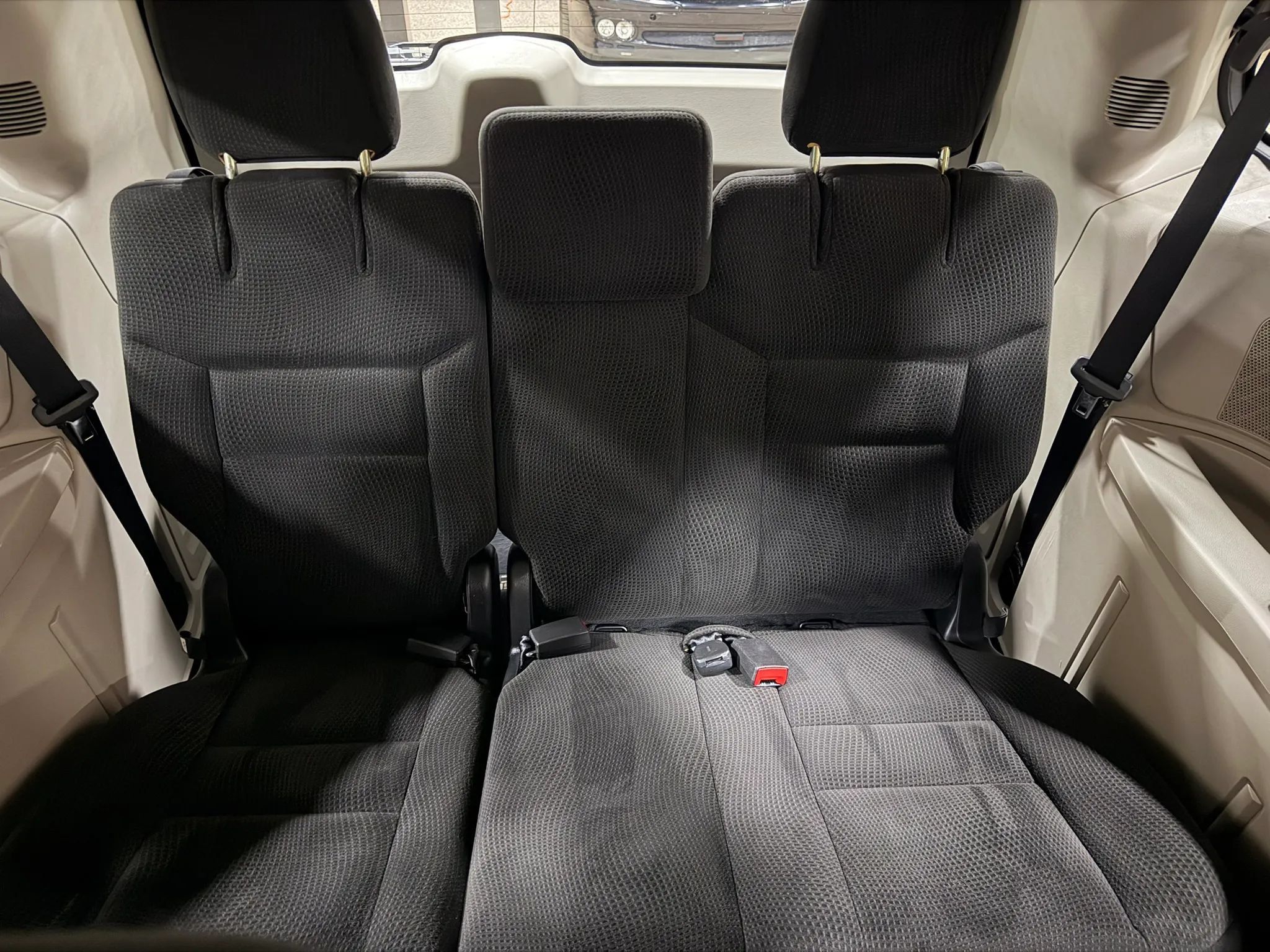 Used 2017 Dodge Grand Caravan SE FWD image 39