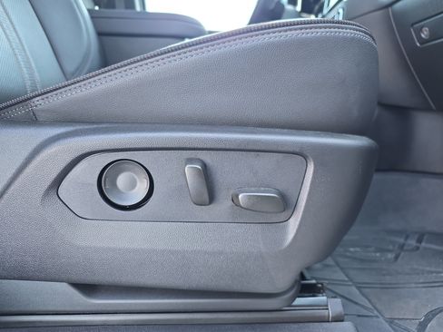 Used 2024 Chevrolet Silverado 1500 High Country w/ High Country Premium Package image 29