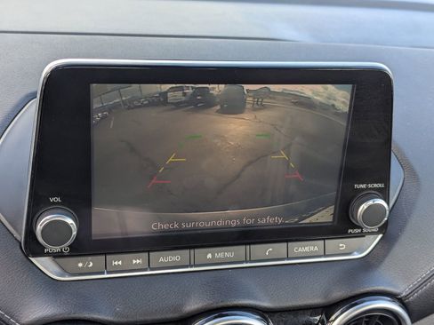 Used 2021 Nissan Sentra SV w/ Lighting Package image 16