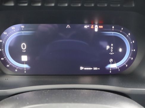 Certified 2025 Volvo XC90 B6 Plus image 24