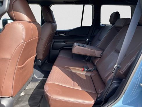 Used 2025 Toyota Land Cruiser image 18