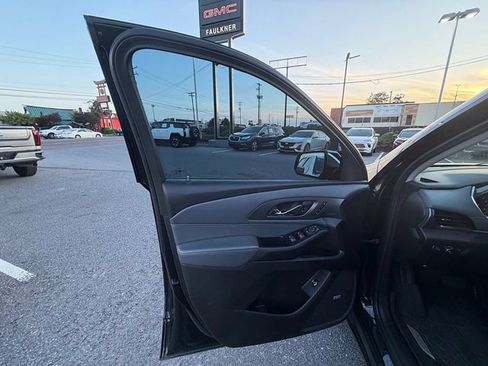 Used 2020 Chevrolet Traverse Premier w/ LPO, Floor Liner Package AWD/4WD image 31