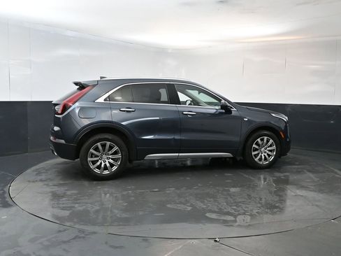Used 2019 Cadillac XT4 Premium Luxury w/ Cold Weather Package AWD/4WD image 6