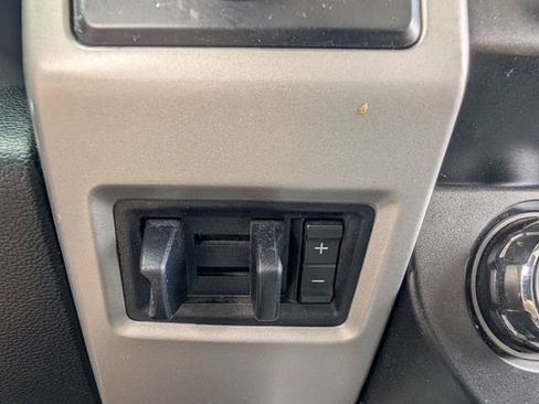 Used 2019 Ford F250 Lariat w/ Lariat Ultimate Package AWD/4WD image 29