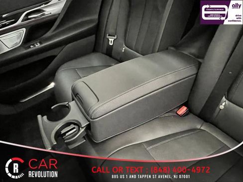Used 2020 BMW 750i xDrive w/ Executive Package AWD/4WD image 50