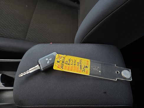 Used 2016 Mitsubishi Lancer ES image 25