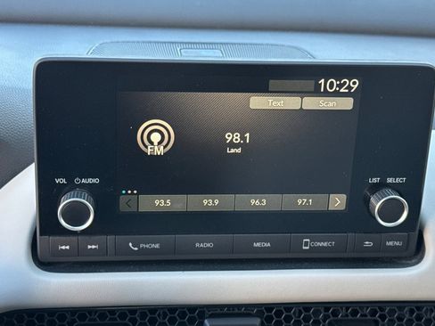 Used 2023 Honda HR-V LX image 23