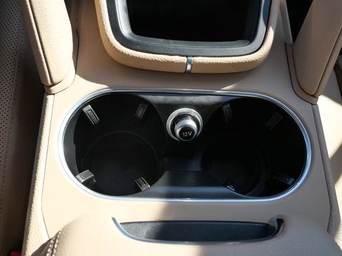 Used 2023 Porsche Cayenne AWD/4WD image 21