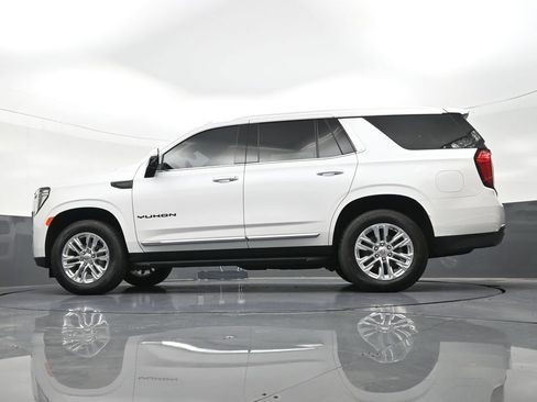 Used 2024 GMC Yukon SLT w/ SLT Luxury Package RWD image 19