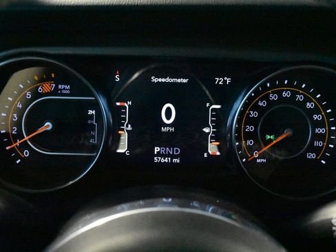 Used 2021 Jeep Wrangler Unlimited Sahara w/ Uconnect 4C Nav & Sound Group AWD/4WD image 18