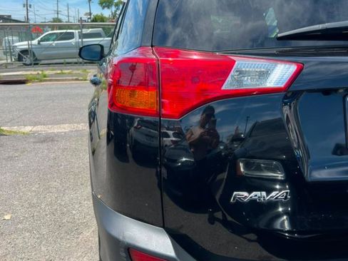 Used 2013 Toyota RAV4 LE AWD/4WD image 7