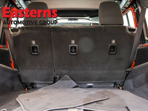 Used 2018 Jeep Wrangler Unlimited Sport S AWD/4WD image 9