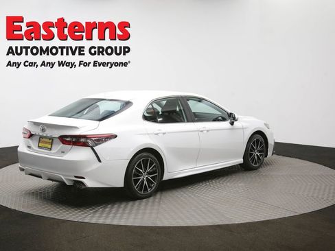 Used 2024 Toyota Camry SE image 40