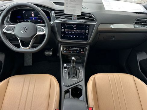 Used 2023 Volkswagen Tiguan SE FWD image 13