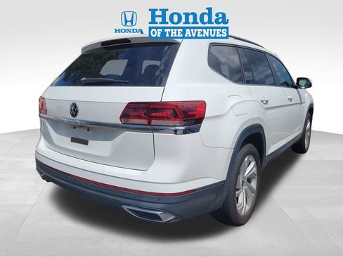 Used 2022 Volkswagen Atlas SE w/ Panoramic Sunroof Package FWD image 3