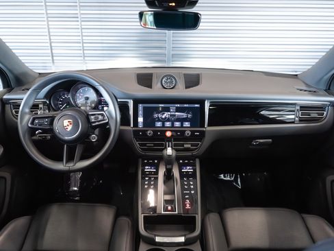 Certified 2025 Porsche Macan S image 14