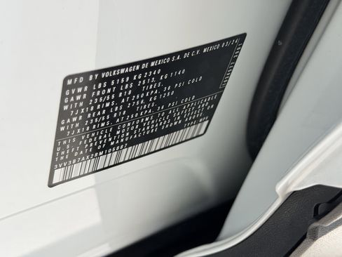 Certified 2024 Volkswagen Tiguan SE image 34