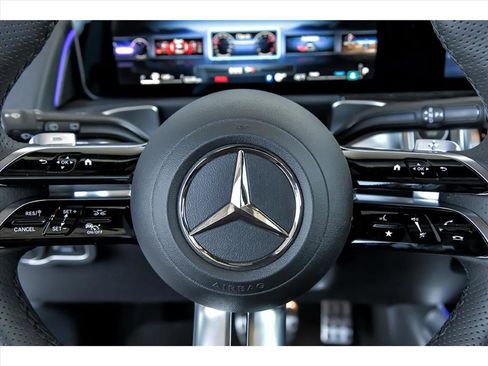 Certified 2025 Mercedes-Benz GLB 250 GLB 250 4MATIC image 18