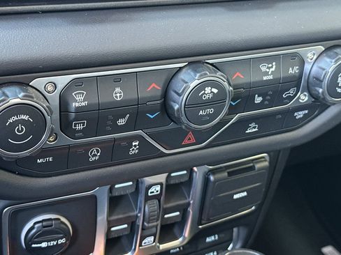 New 2026 Jeep Gladiator Mojave AWD/4WD image 18
