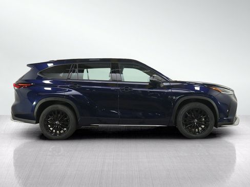 Used 2025 Toyota Highlander XSE AWD/4WD image 8