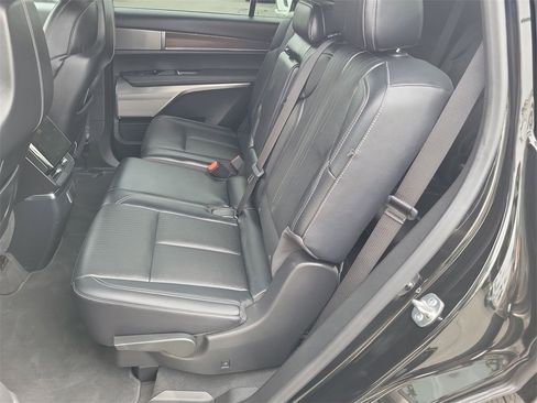 Used 2026 Cadillac Vistiq Luxury image 23