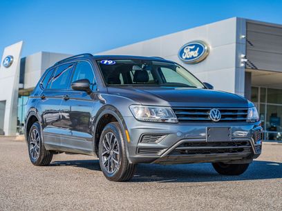 Used 2019 Volkswagen Tiguan SE w/ Panoramic Sunroof Package