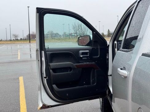 Used 2015 GMC Sierra 1500 SLE w/ SLE Value Package image 4