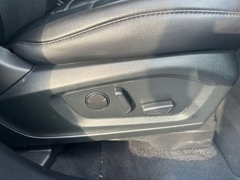 Used 2022 Ford Explorer Limited w/ Equipment Group 301A AWD/4WD image 24