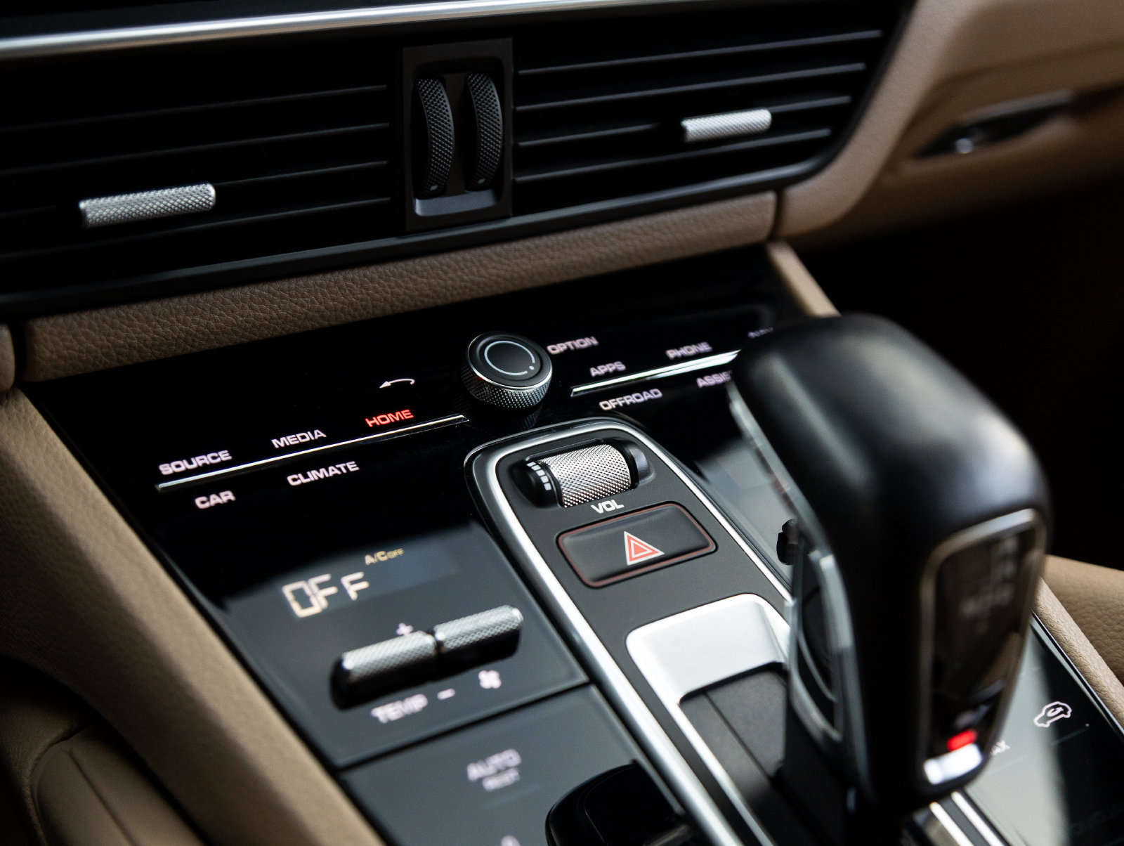 Certified 2023 Porsche Cayenne Coupe AWD/4WD image 26