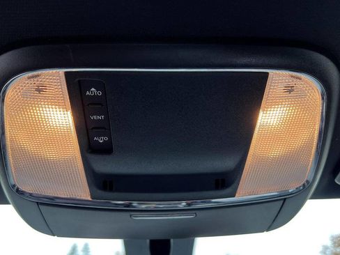 Used 2022 Dodge Charger SXT w/ Leather Interior Group image 26