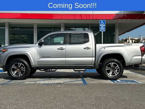 Used 2018 Toyota Tacoma TRD Sport RWD image 7
