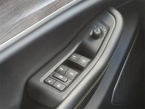 Used 2021 Jeep Grand Cherokee L Limited image 32