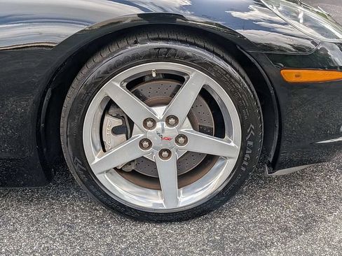Used 2005 Chevrolet Corvette Coupe w/ Preferred Equipment Group RWD image 11