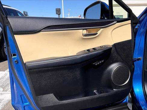 Used 2016 Lexus NX 300h FWD w/ Luxury Package image 19