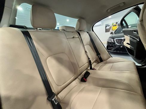 Used 2017 Jaguar XE Premium RWD image 17