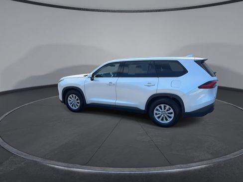 Used 2024 Toyota Grand Highlander XLE FWD image 11