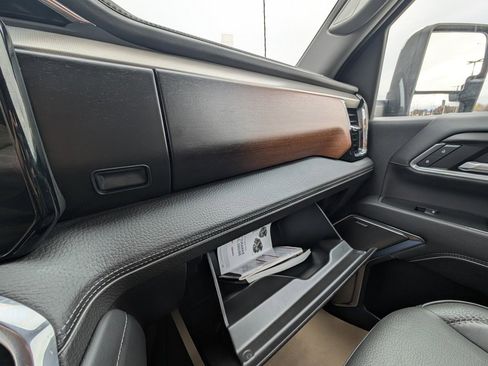 Used 2024 GMC Sierra 2500 Denali w/ Denali Reserve Package image 39