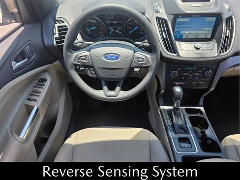 Used 2017 Ford Escape SE w/ Equipment Group 201A FWD image 15