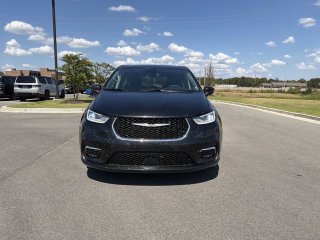 Used 2023 Chrysler Pacifica Touring-L FWD image 8