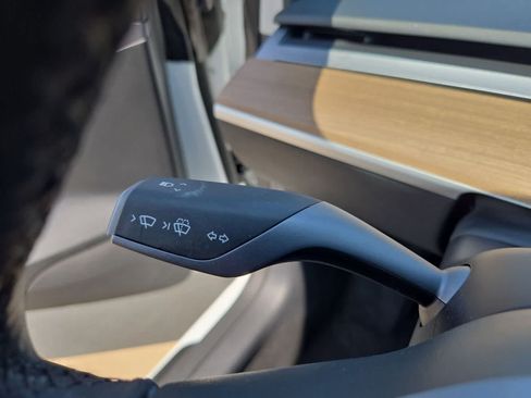 Used 2023 Tesla Model 3 Standard Range RWD image 23