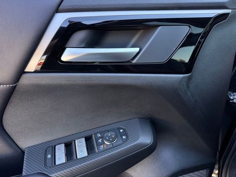New 2025 Mitsubishi Outlander SE AWD/4WD image 33