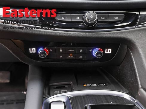 Used 2023 Buick Enclave Essence FWD image 21
