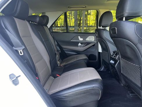 Used 2020 Mercedes-Benz GLE 450 4MATIC w/ AMG Line Exterior image 25