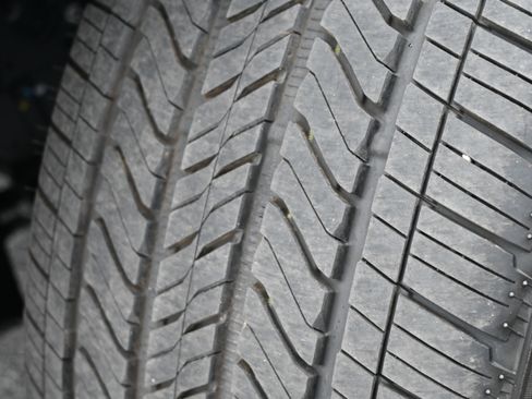 Used 2026 Cadillac Escalade Platinum Sport w/ LPO, Floor Liner Package AWD/4WD image 12