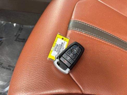 Used 2019 Ford F350 King Ranch w/ King Ranch Ultimate Package AWD/4WD image 22