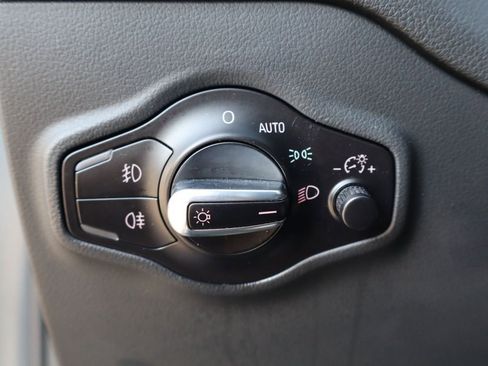 Used 2017 Audi Q5 2.0T Premium Plus w/ Technology Package image 14