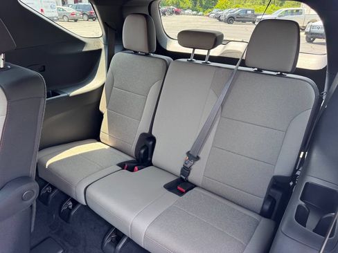 Used 2024 Chevrolet Traverse LT FWD image 31