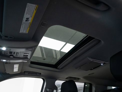 Used 2019 Cadillac Escalade ESV Premium Luxury image 16