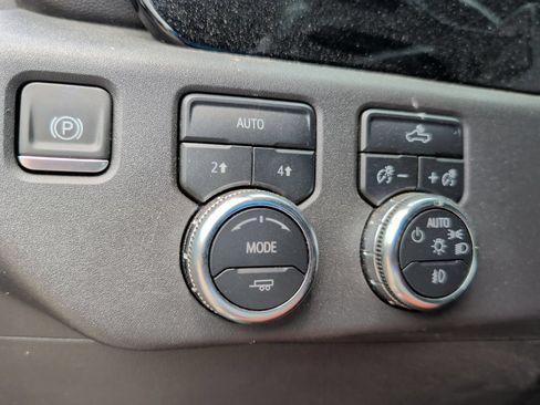 Used 2023 GMC Sierra 1500 Elevation AWD/4WD image 11
